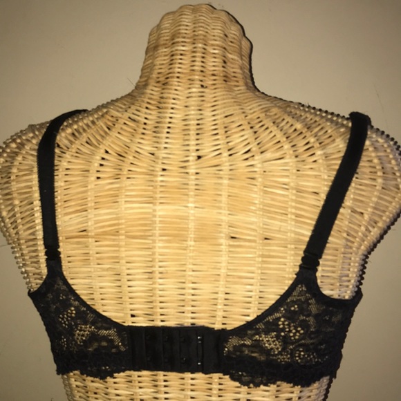 Victoria’s Secret bra 34D - Picture 3 of 7